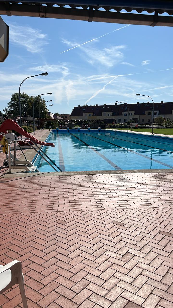 Für heute startklar: Luft 25Grad, Wasser 20,6 Grad. Im Imbiss heute alles für…